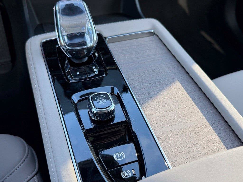 2027 Volvo XC90 B6 Plus 7-Seater