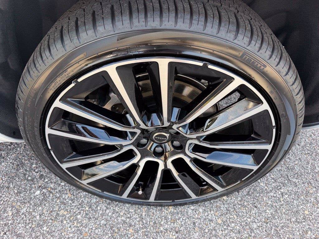 2027 Volvo XC90 B6 Plus 7-Seater