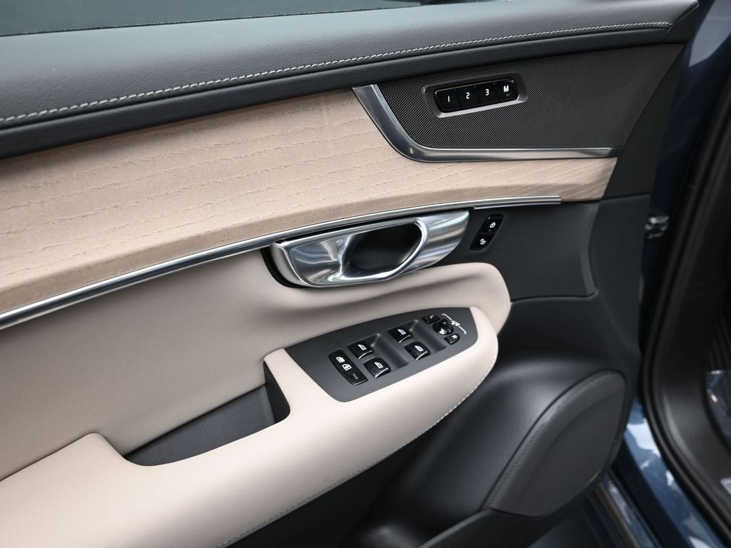 2026 Volvo XC90 B6 Core