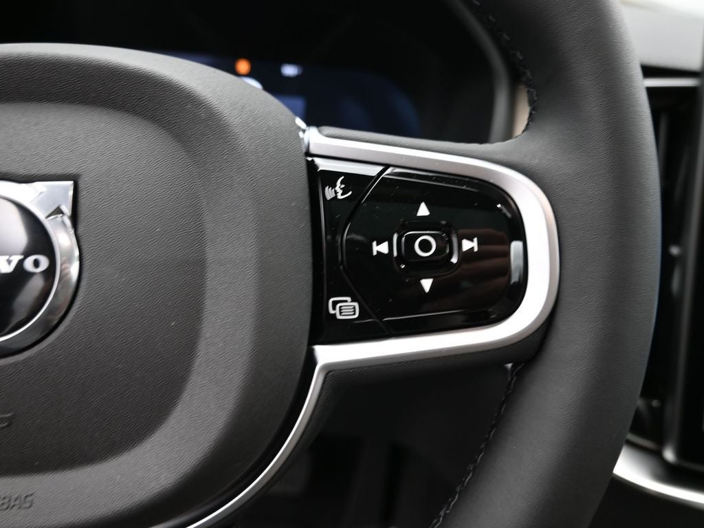 2026 Volvo XC90 B6 Core