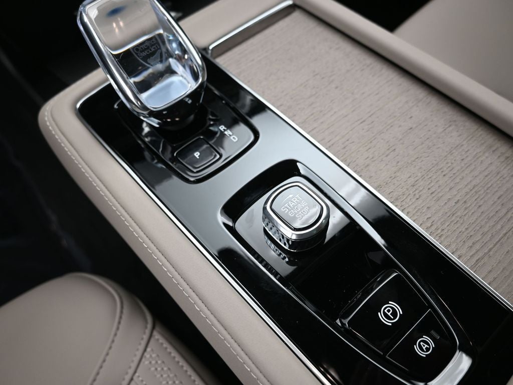 2026 Volvo XC90 B6 Core