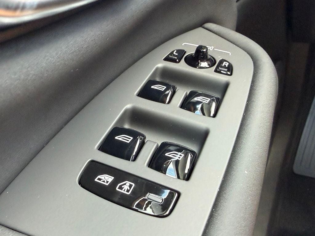 2026 Volvo XC90 Plug-In Hybrid T8 Plus 7 Passenger