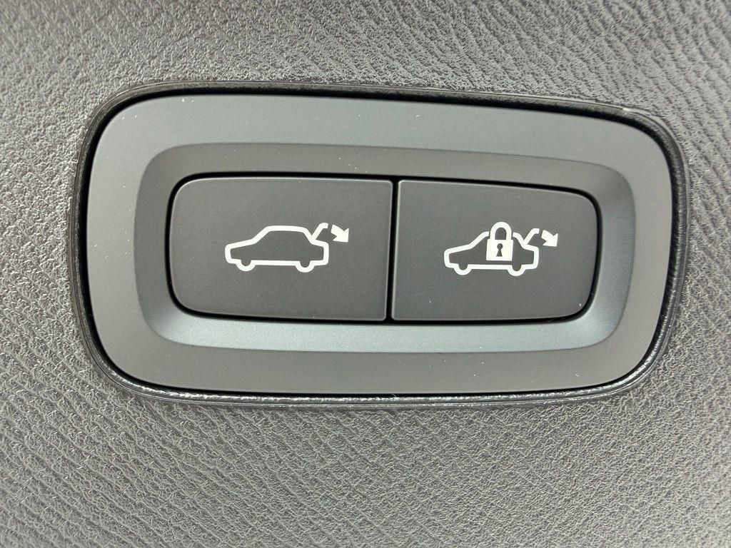 2026 Volvo XC90 Plug-In Hybrid T8 Plus 7 Passenger