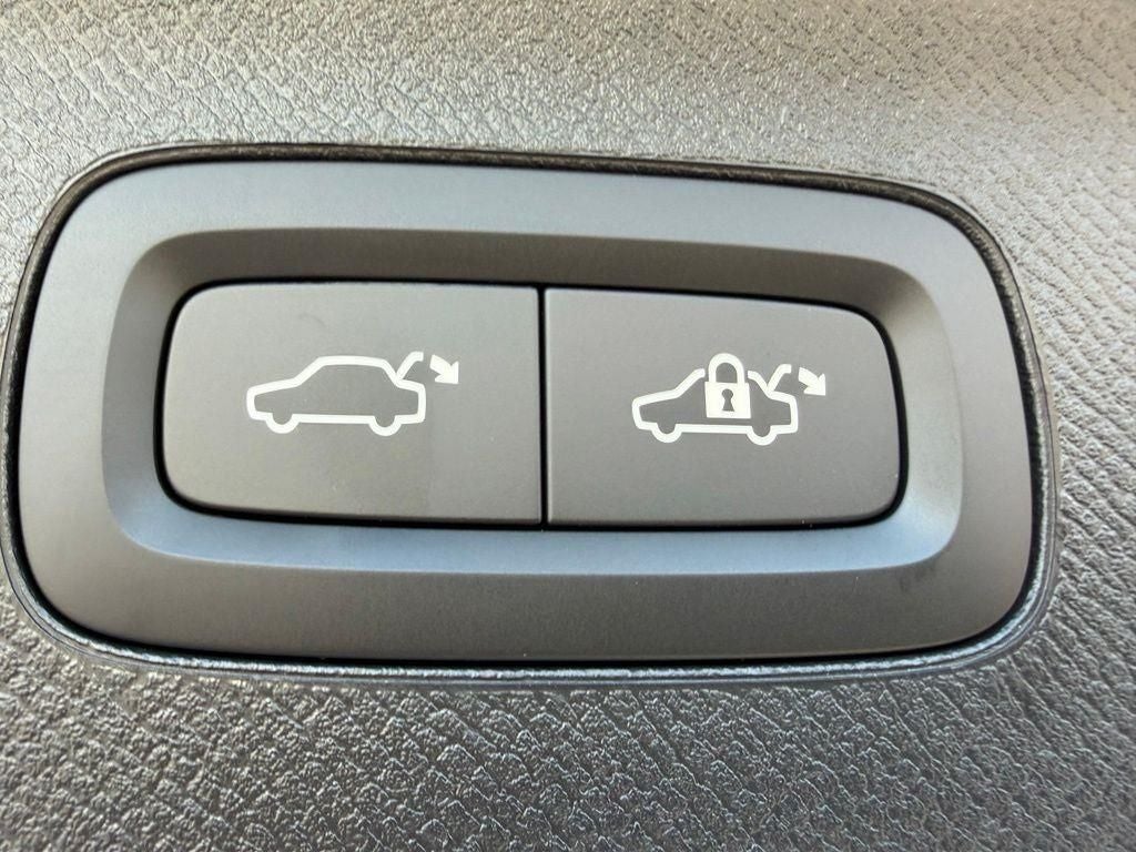 2026 Volvo XC90 Plug-In Hybrid T8 Plus 7 Passenger