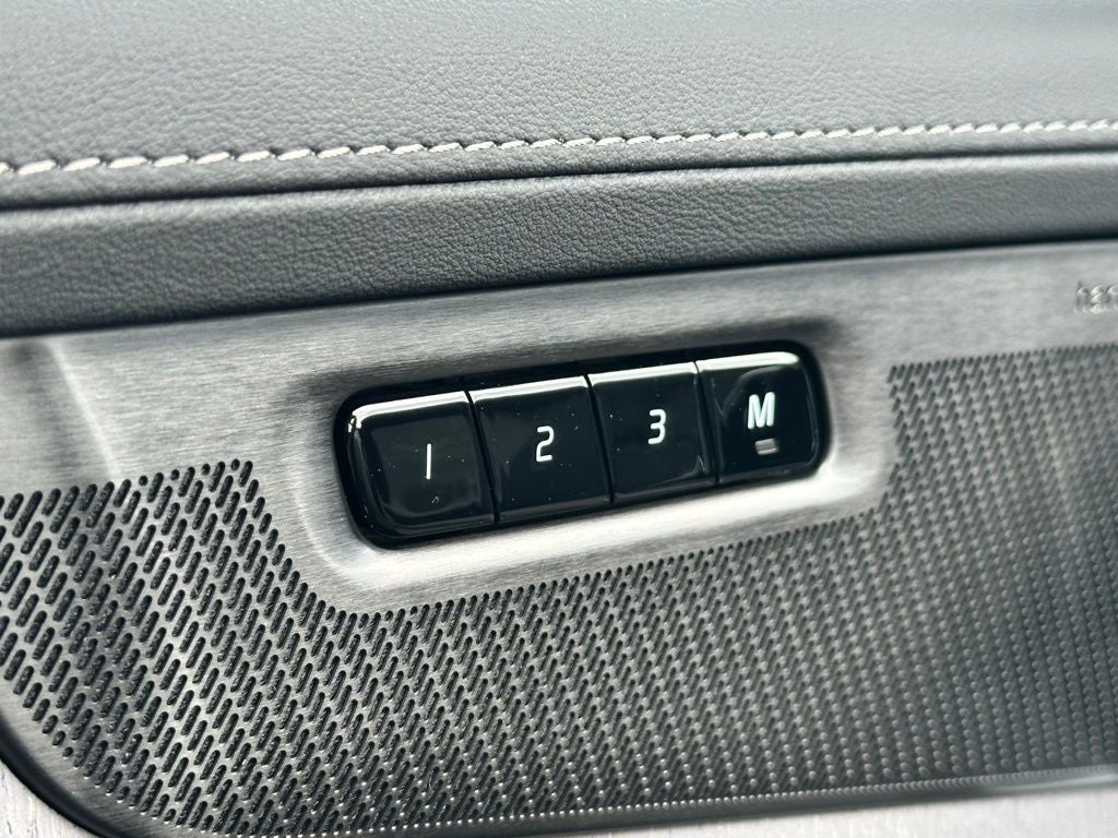 2026 Volvo XC90 Plug-In Hybrid T8 Ultra