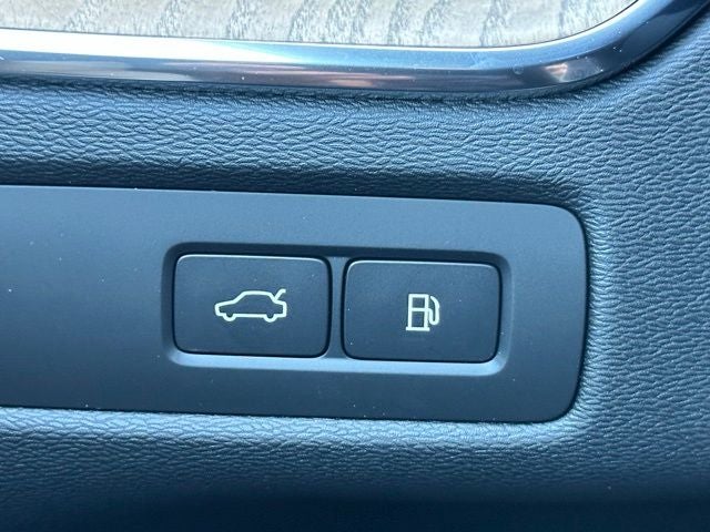 2026 Volvo XC60 Plug-In Hybrid T8 Plus