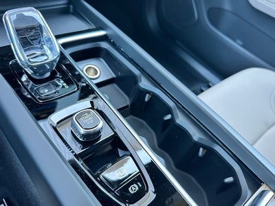 2026 Volvo XC60 Plug-In Hybrid T8 Plus