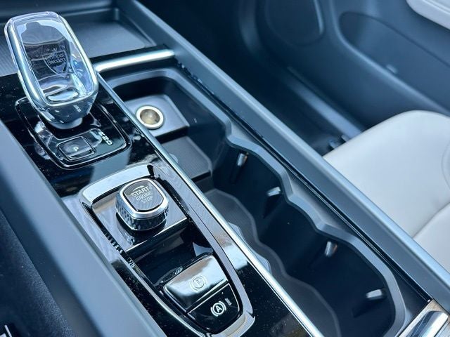 2026 Volvo XC60 Plug-In Hybrid T8 Plus