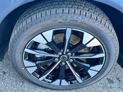 2026 Volvo XC60 Plug-In Hybrid T8 Plus