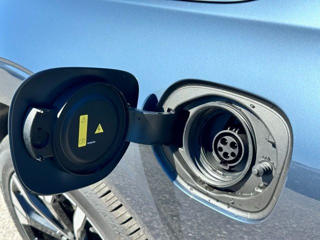 2026 Volvo XC60 Plug-In Hybrid T8 Plus