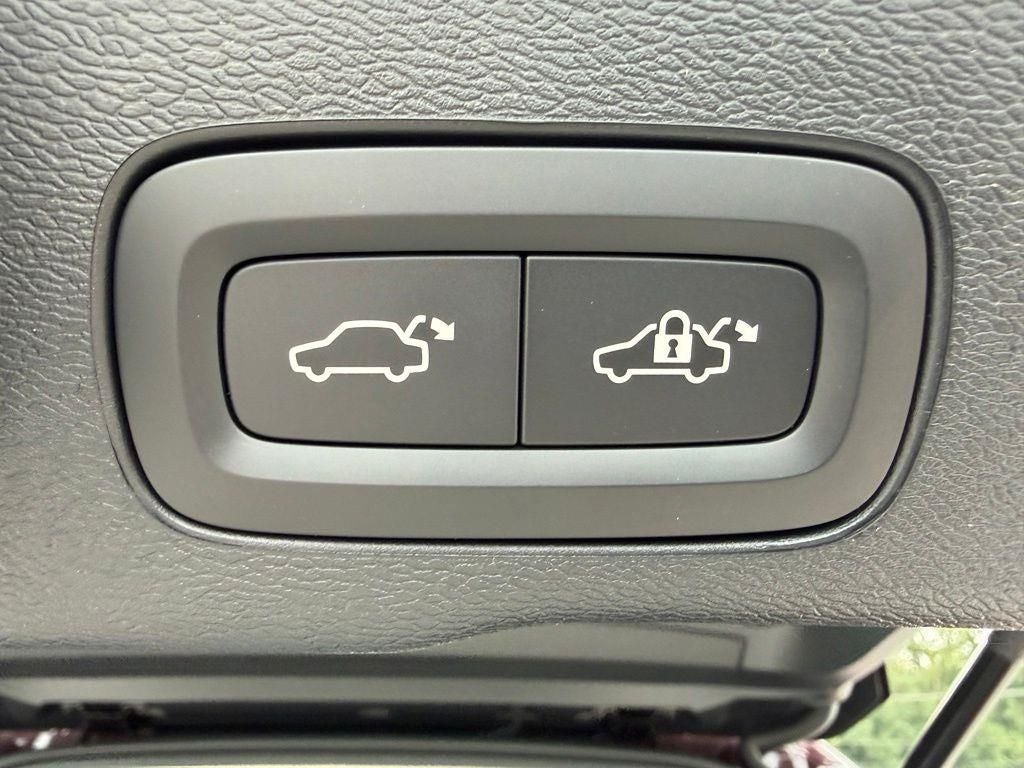 2026 Volvo XC60 Plug-In Hybrid T8 Ultra