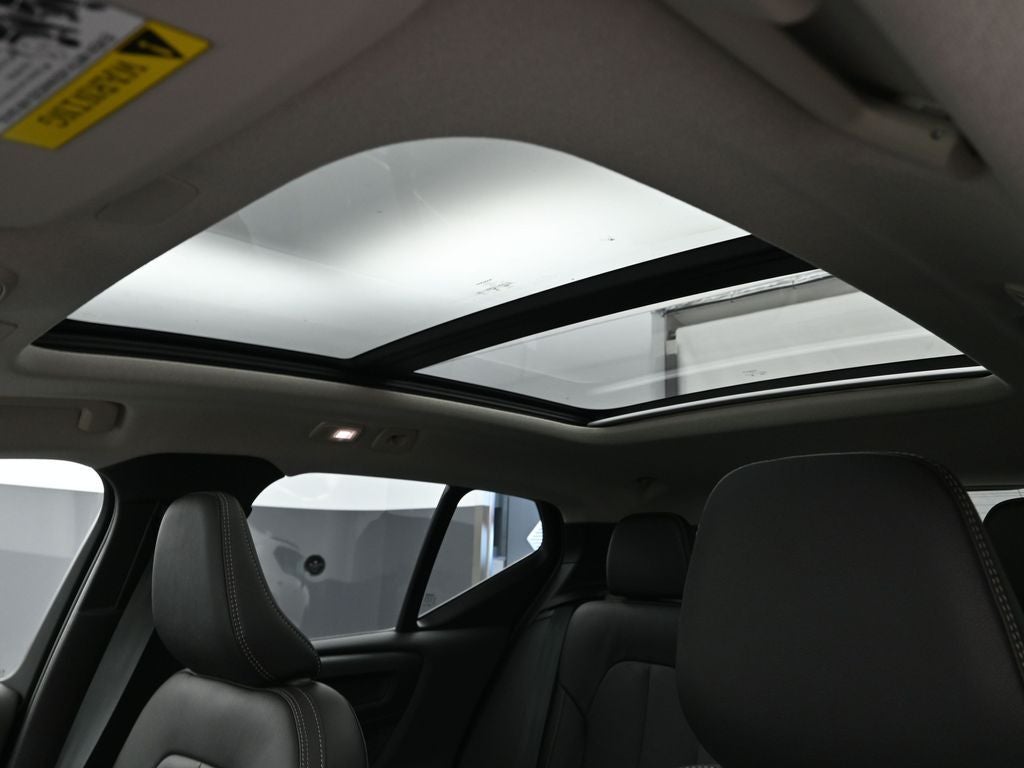 2026 Volvo XC40 B4 Plus