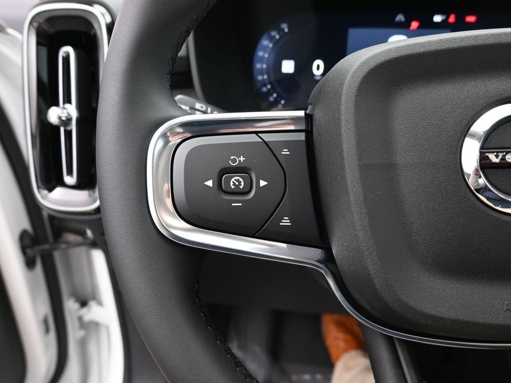 2026 Volvo XC40 B4 Plus