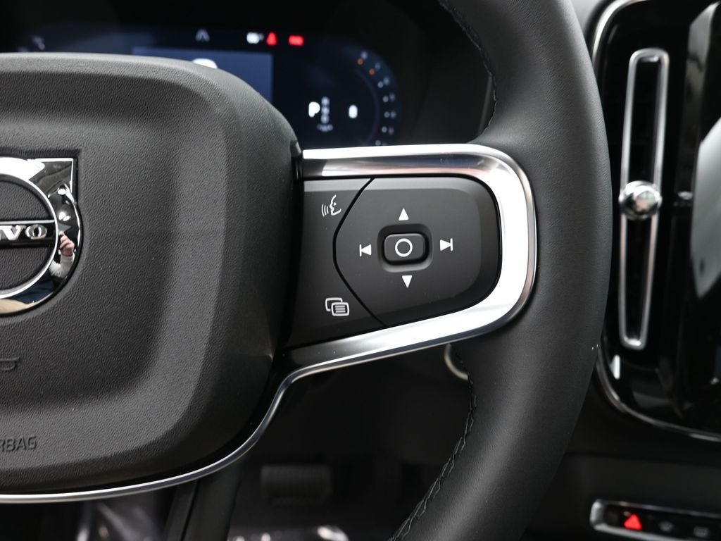 2026 Volvo XC40 B4 Plus