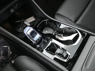 2026 Volvo XC40 B4 Plus