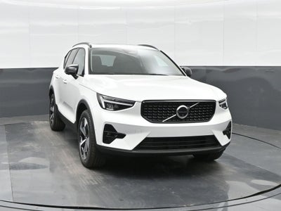 2026 Volvo XC40 B4 Plus