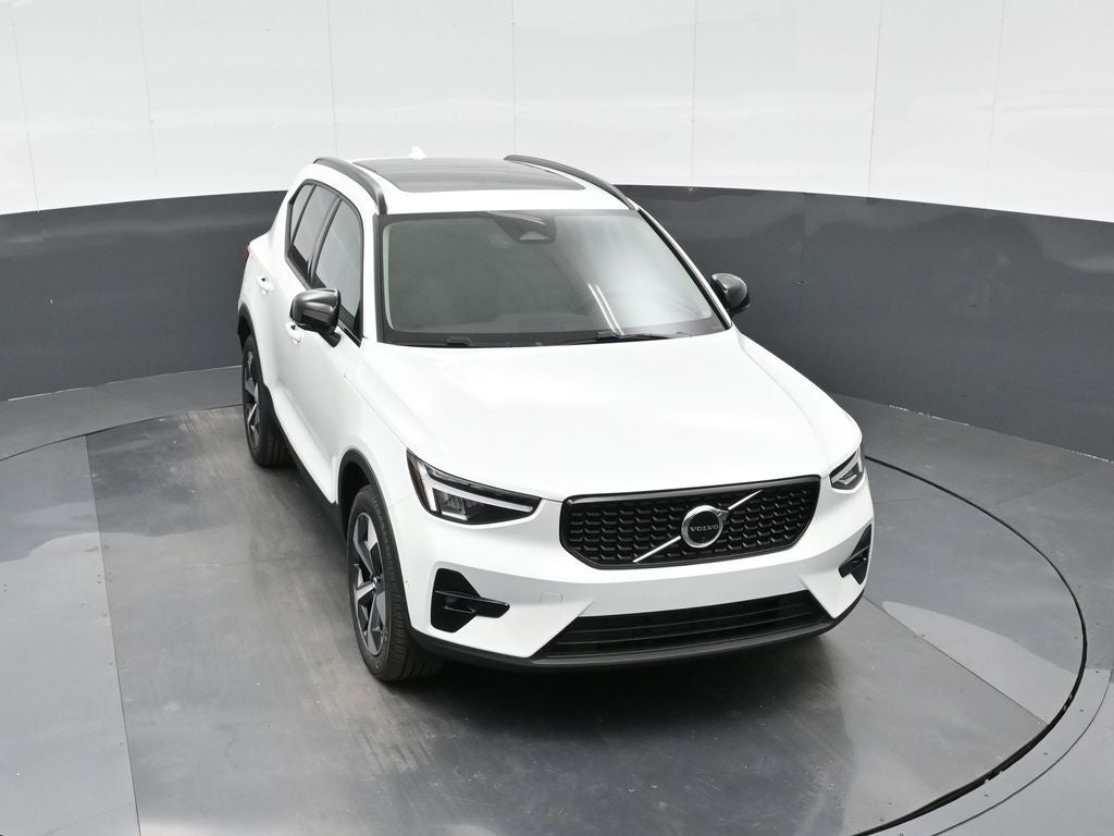 2026 Volvo XC40 B4 Plus