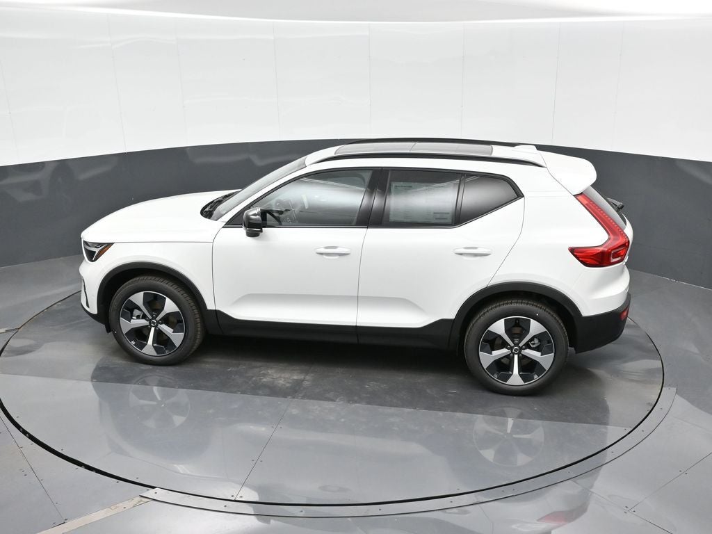 2026 Volvo XC40 B4 Plus