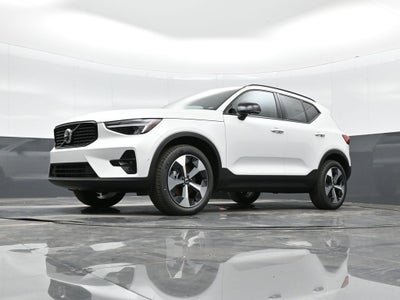 2026 Volvo XC40 B4 Plus