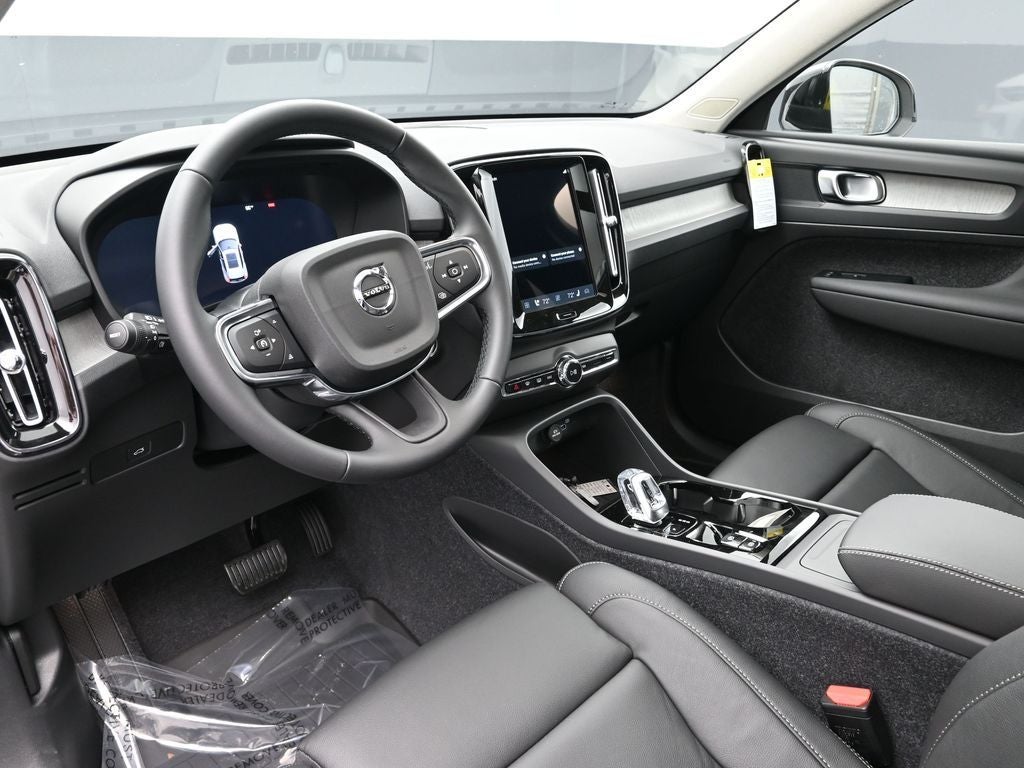 2026 Volvo XC40 B4 Plus