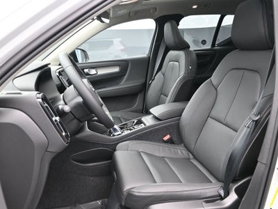 2026 Volvo XC40 B4 Plus