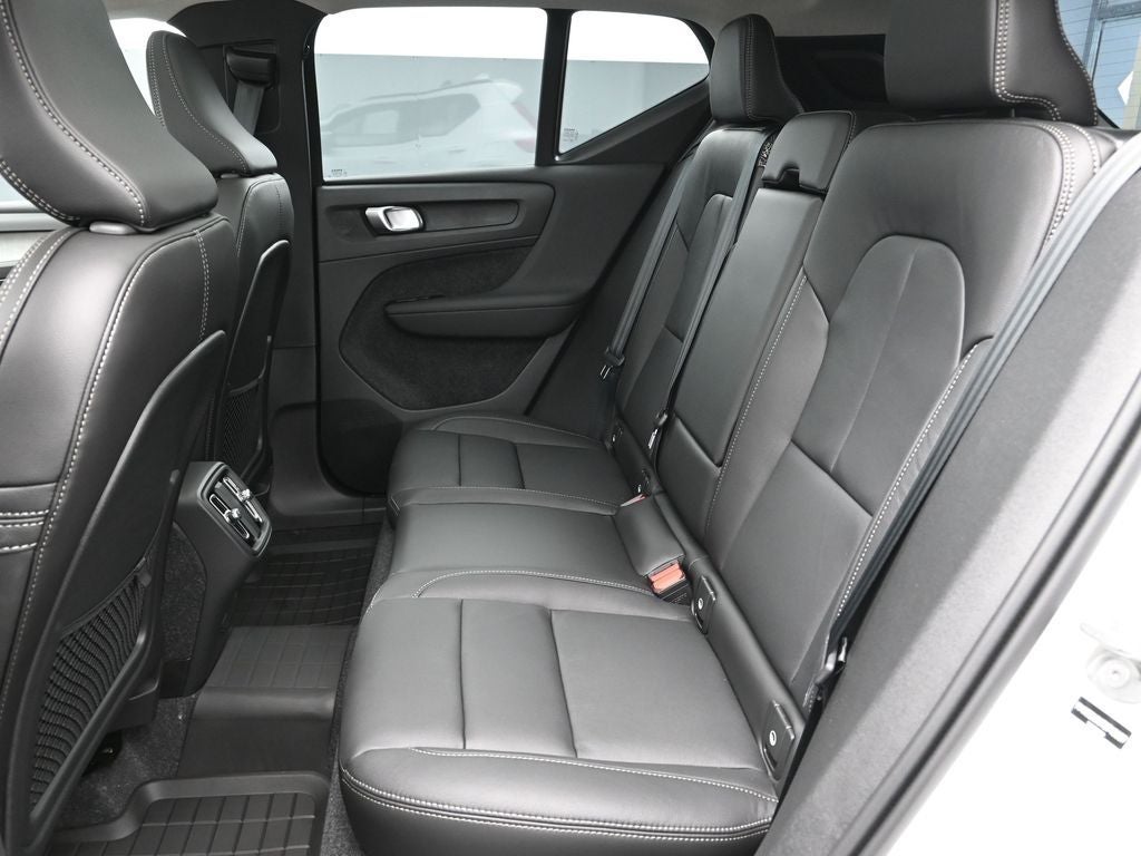 2026 Volvo XC40 B4 Plus