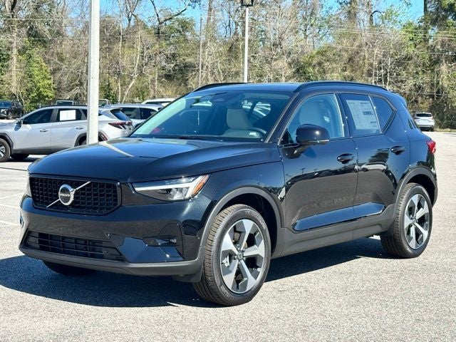2026 Volvo XC40 B5 Plus