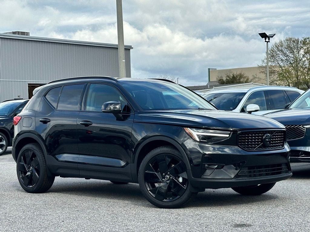 2026 Volvo XC40 B5 Ultra Black Edition