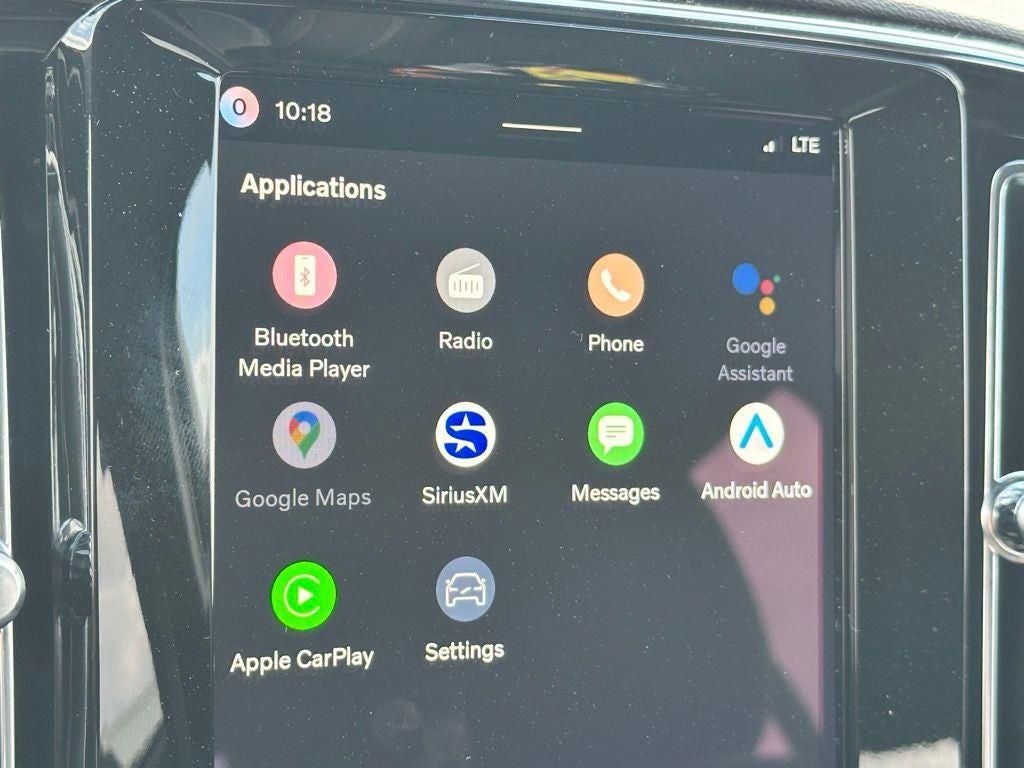 2026 Volvo XC40 B5 Ultra Black Edition