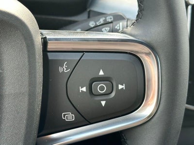 2026 Volvo XC40 B5 Ultra Black Edition