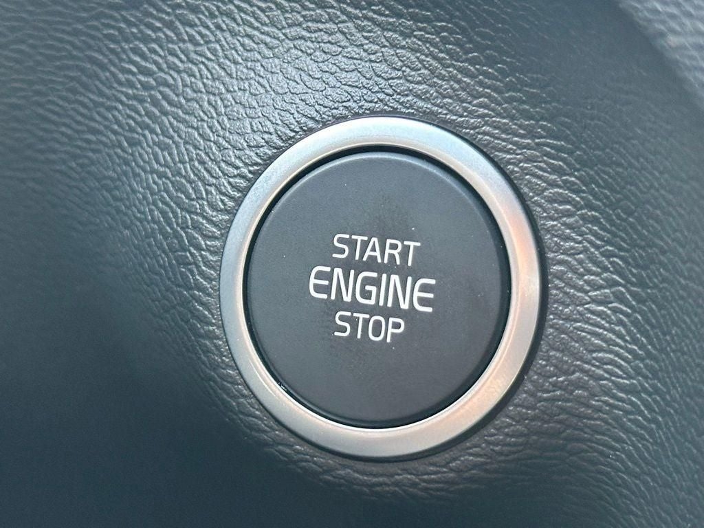 2026 Volvo XC40 B5 Ultra Black Edition