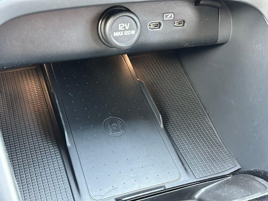 2026 Volvo XC40 B5 Ultra Black Edition