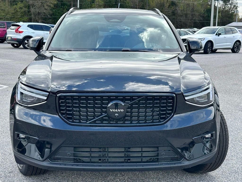 2026 Volvo XC40 B5 Ultra Black Edition