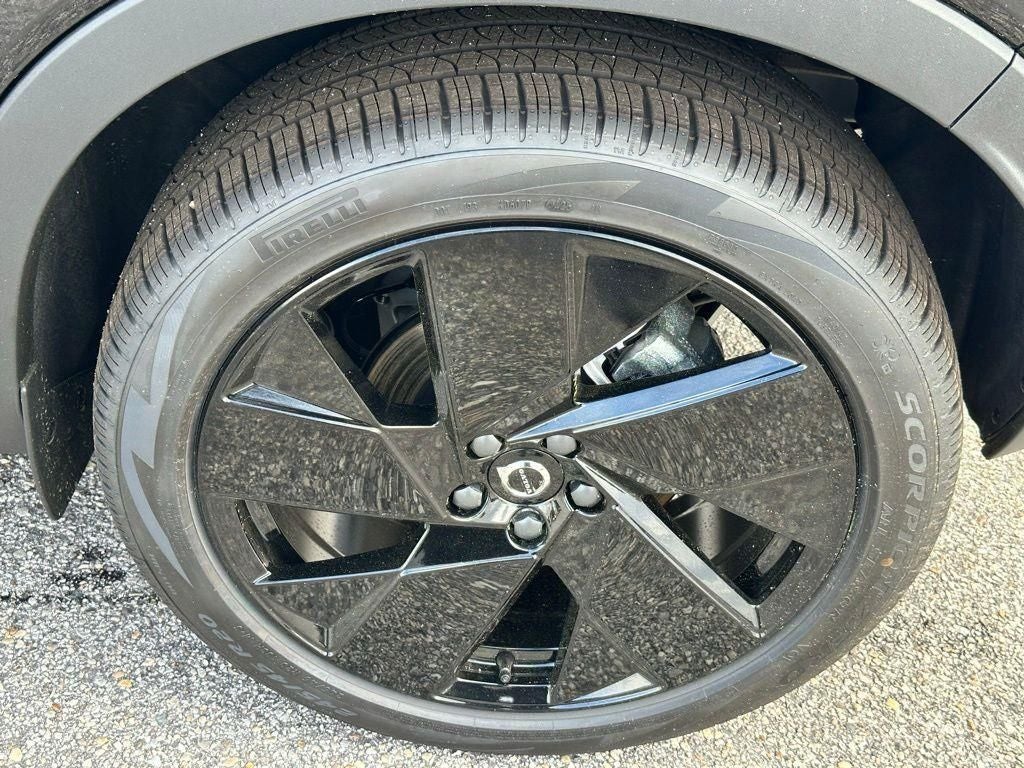 2026 Volvo XC40 B5 Ultra Black Edition