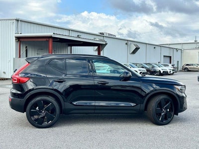 2026 Volvo XC40 B5 Ultra Black Edition