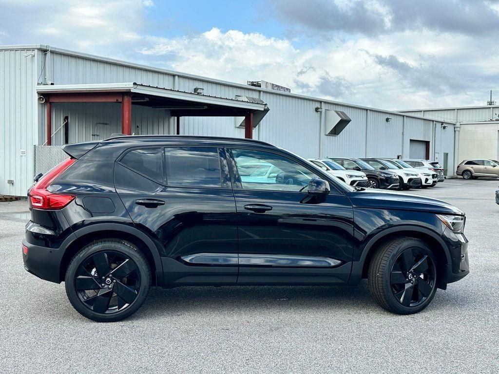 2026 Volvo XC40 B5 Ultra Black Edition