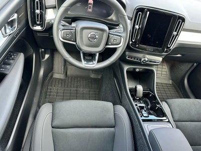 2026 Volvo XC40 B5 Ultra Black Edition