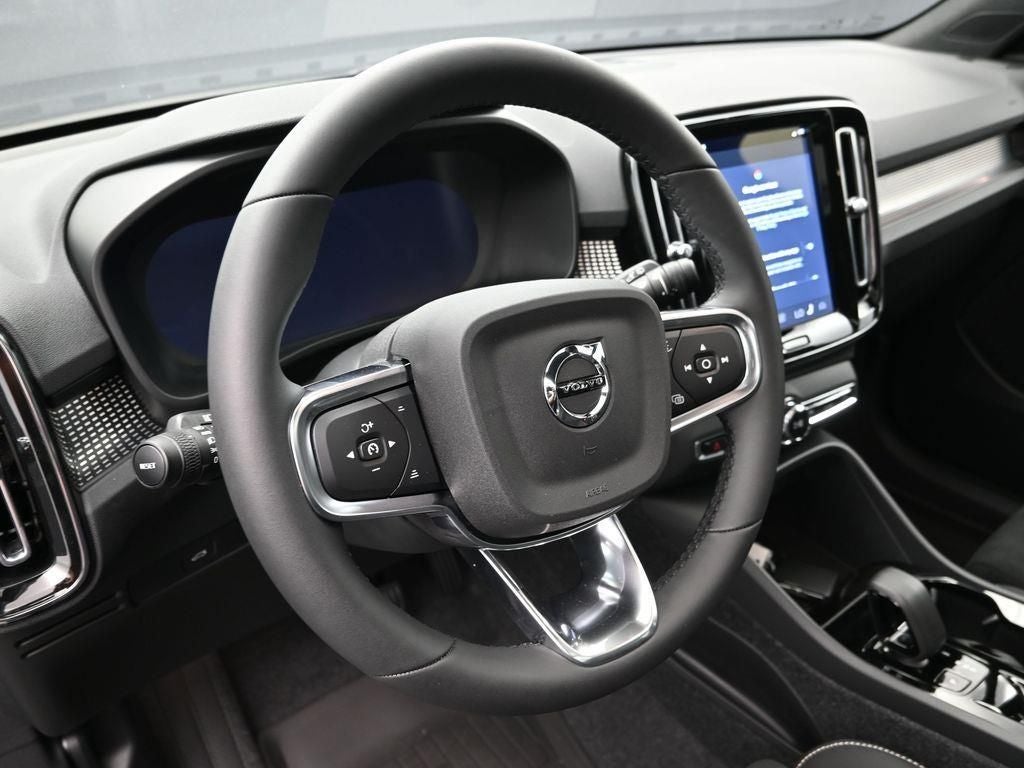 2026 Volvo XC40 B5 Ultra Black Edition