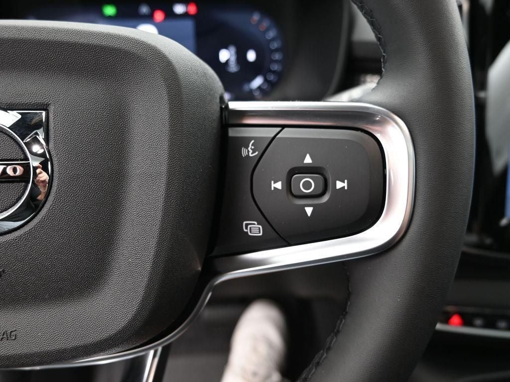 2026 Volvo XC40 B5 Ultra Black Edition