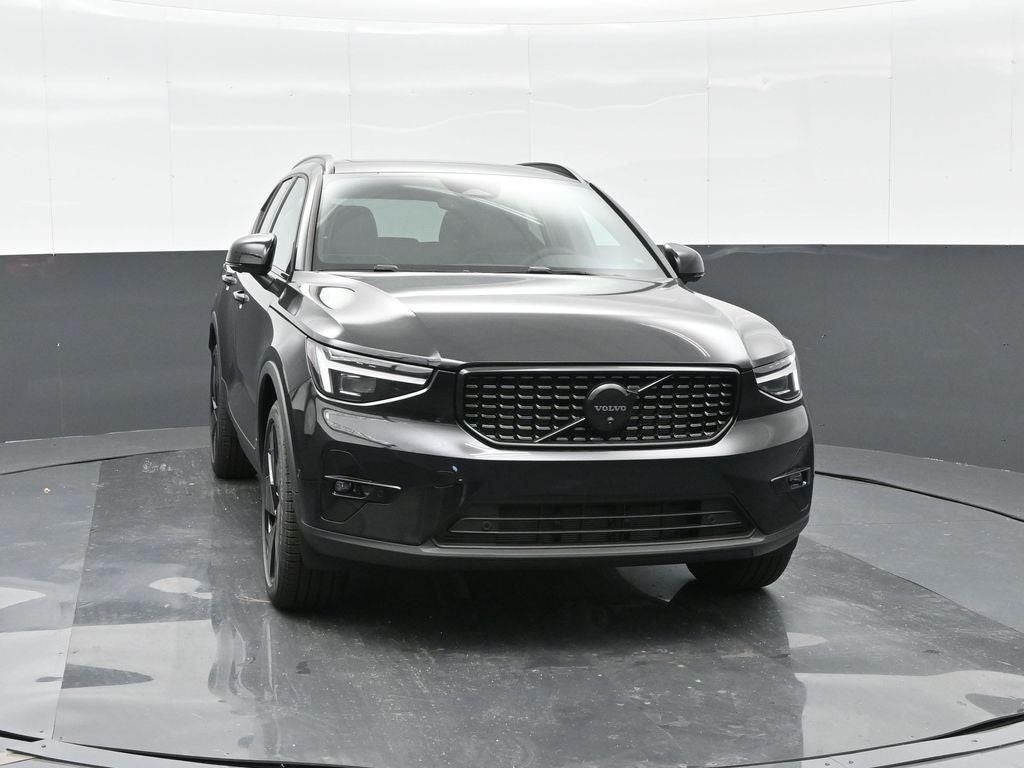 2026 Volvo XC40 B5 Ultra Black Edition