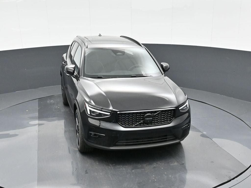 2026 Volvo XC40 B5 Ultra Black Edition