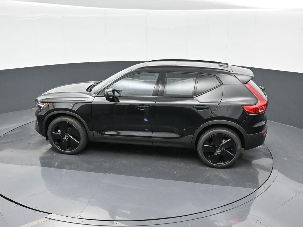 2026 Volvo XC40 B5 Ultra Black Edition