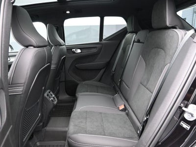 2026 Volvo XC40 B5 Ultra Black Edition