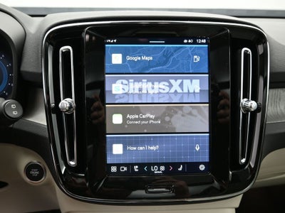 2025 Volvo XC40 B5 Ultra Bright Theme