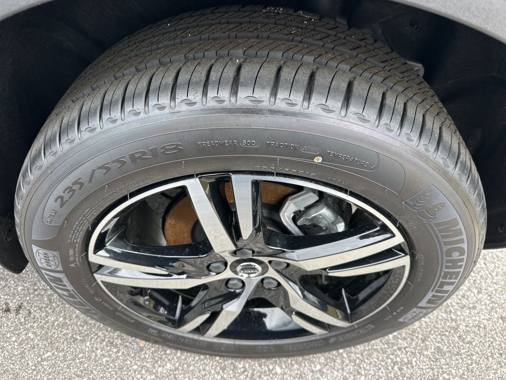 2026 Volvo XC40 B5 Core