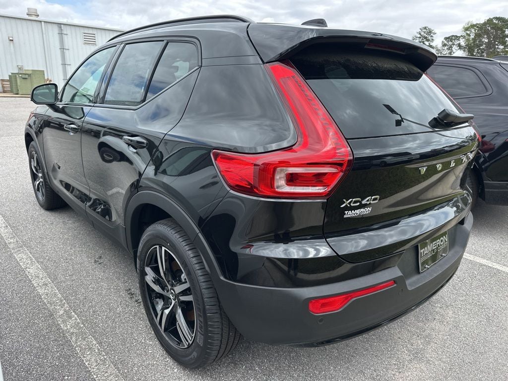2026 Volvo XC40 B5 Core