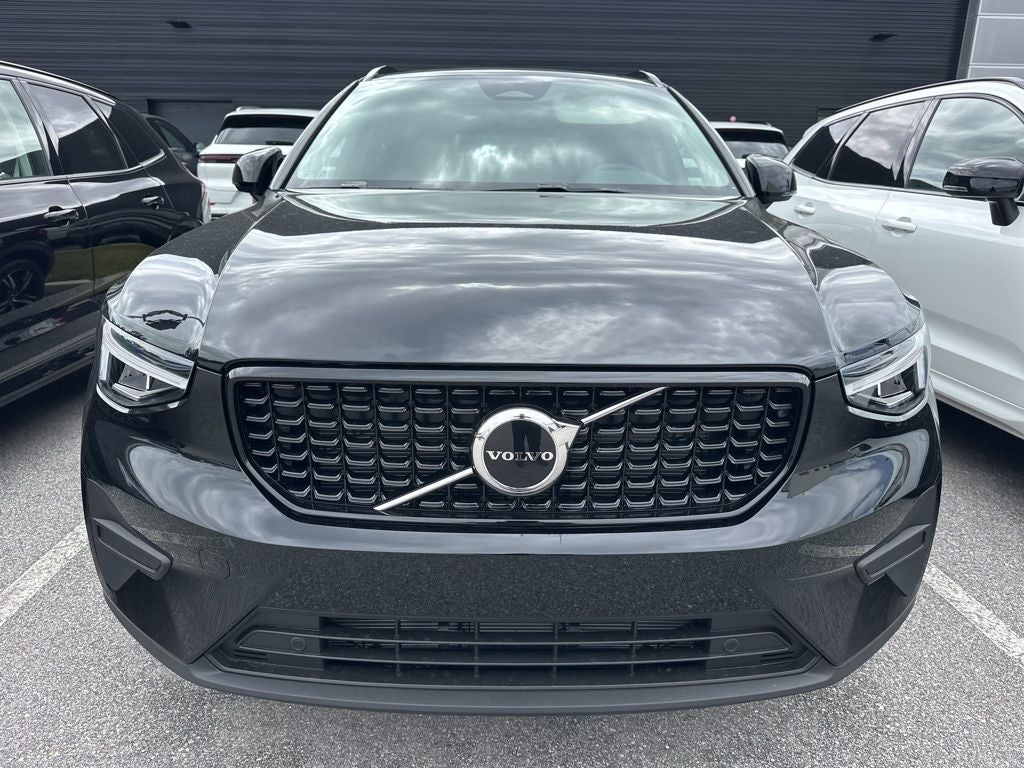 2026 Volvo XC40 B5 Core