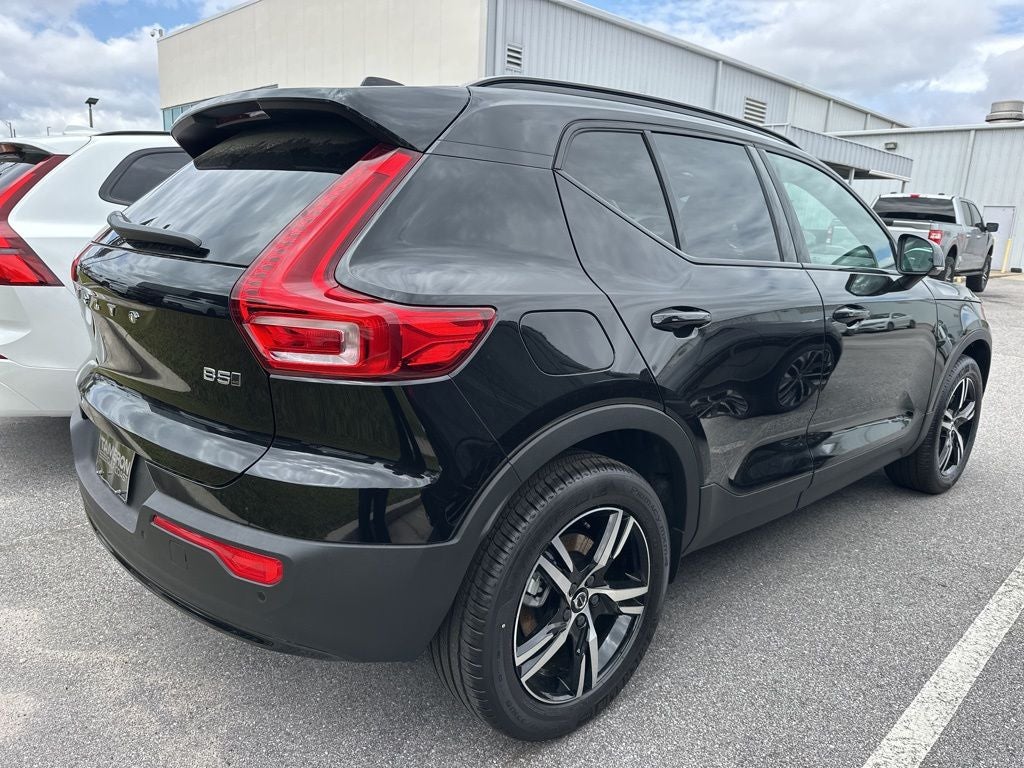 2026 Volvo XC40 B5 Core