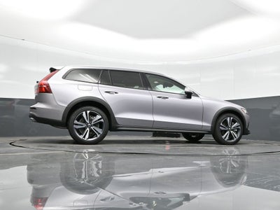 2026 Volvo V60 Cross Country B5 Plus