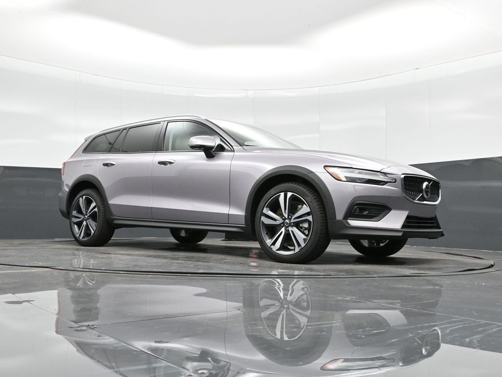 2026 Volvo V60 Cross Country B5 Plus